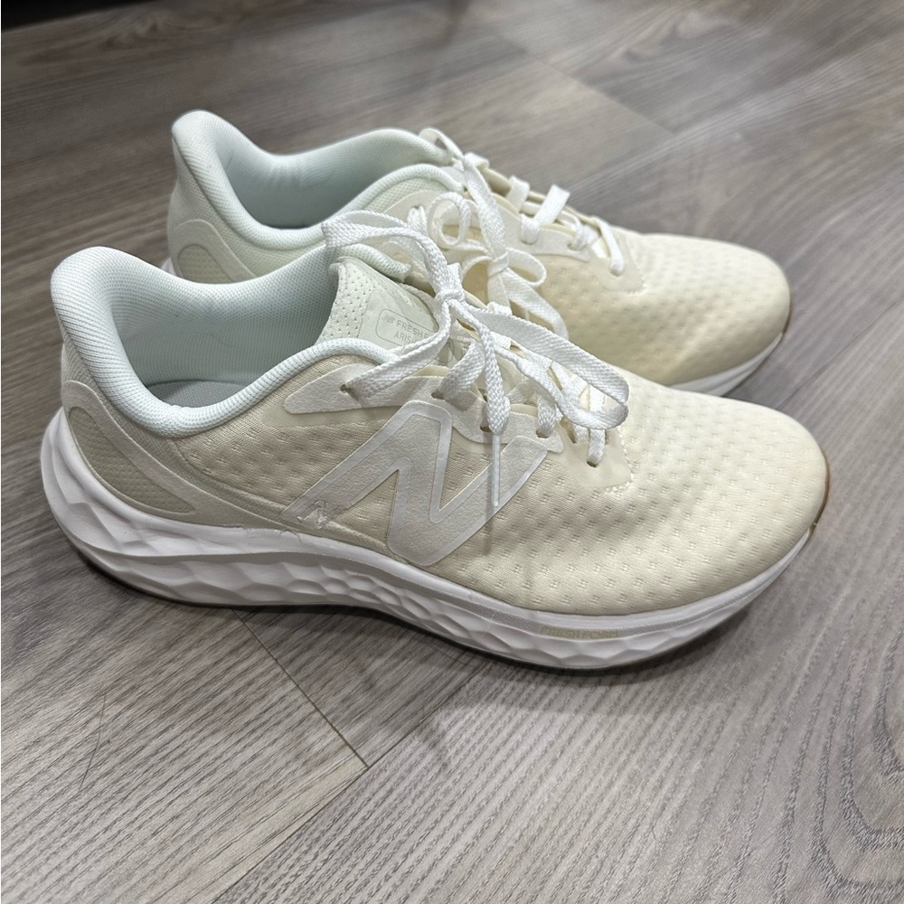 New Balance Women's Cream Running Shoes
